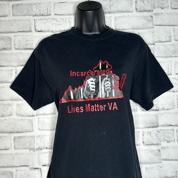 Gildan Cotton ‘Incarcerated Lives Matter’ VA Tshirt Size Medium Support - Picture 2 of 4